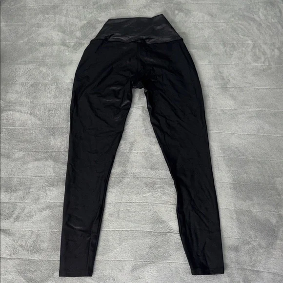 Bombshell Sportswear Shiny Black Leggings - Picture 3 of 8